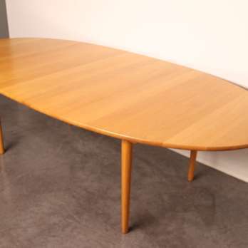 Beautiful wooden dining set extendable table Wegner Danish design (1)