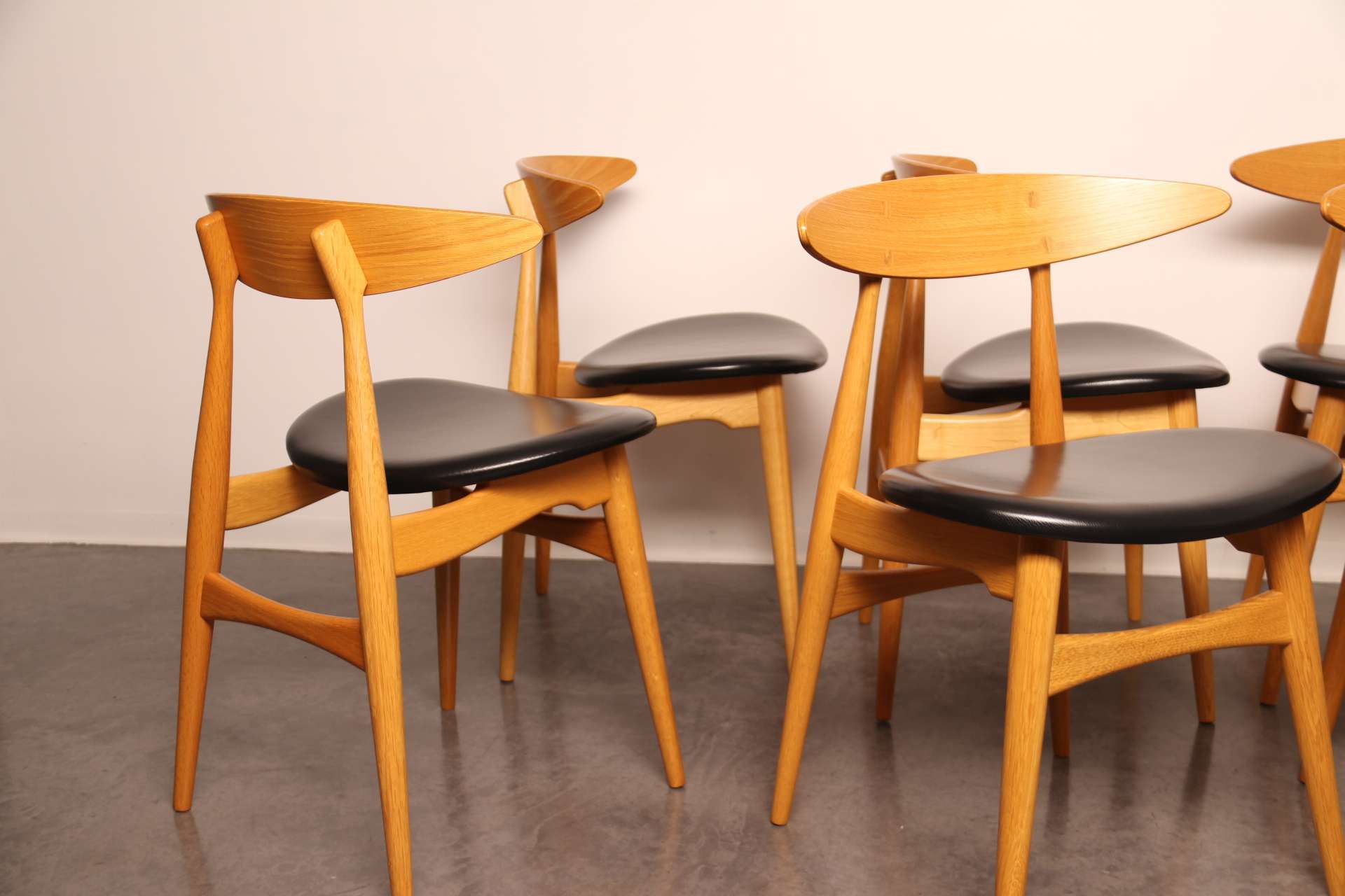 Beautiful wooden dining set extendable table Wegner Danish design (4)