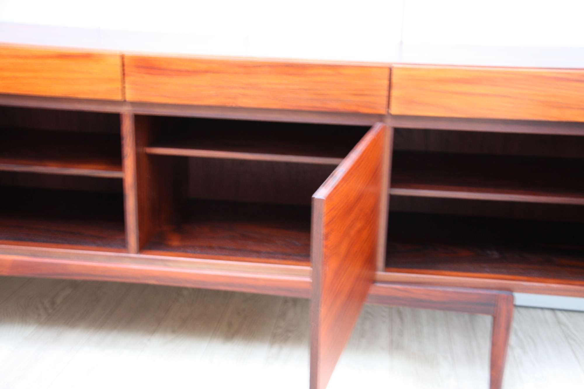 FA 66 sideboard rosewood Danish design collectible rare (13)