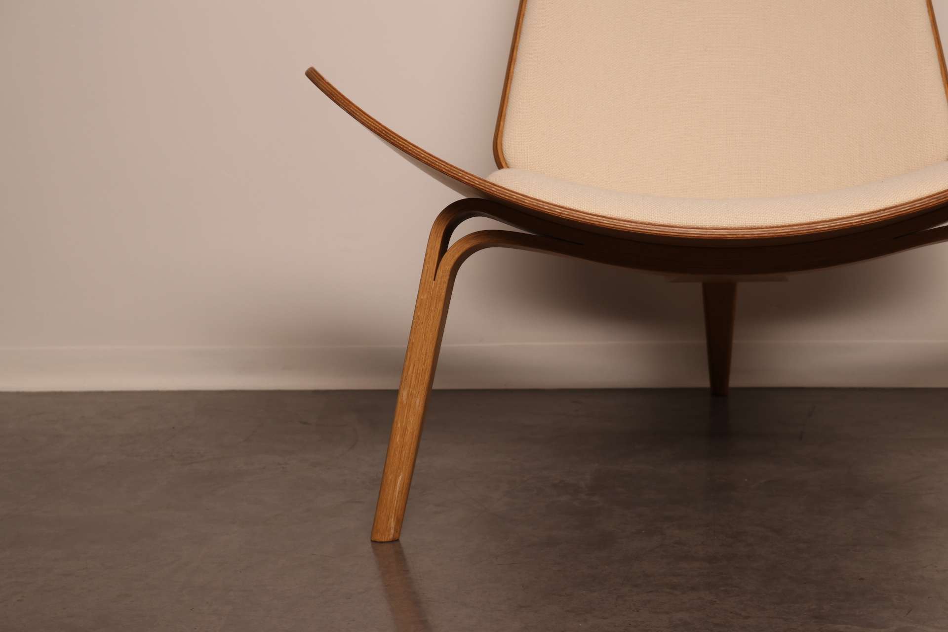 iconic design Hans Wegner Carl Hansen CH07 shell chair (10)