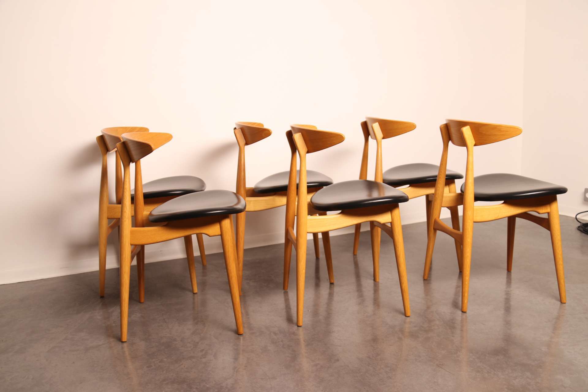 Iconic design scandinavian dining set oval table chairs Wegner (1)