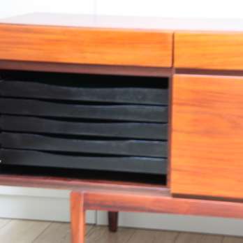 minimalist clean lines storage sideboard Ib Koford-Larsen (4)