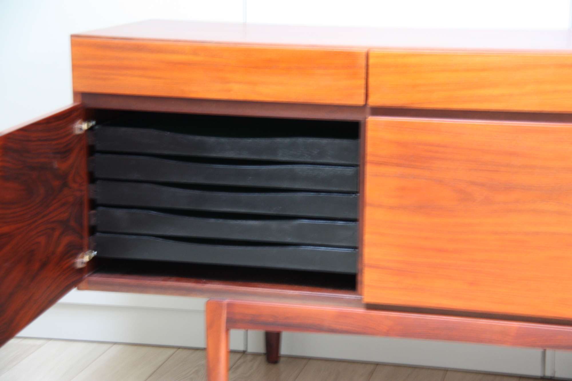 minimalist clean lines storage sideboard Ib Koford-Larsen (4)