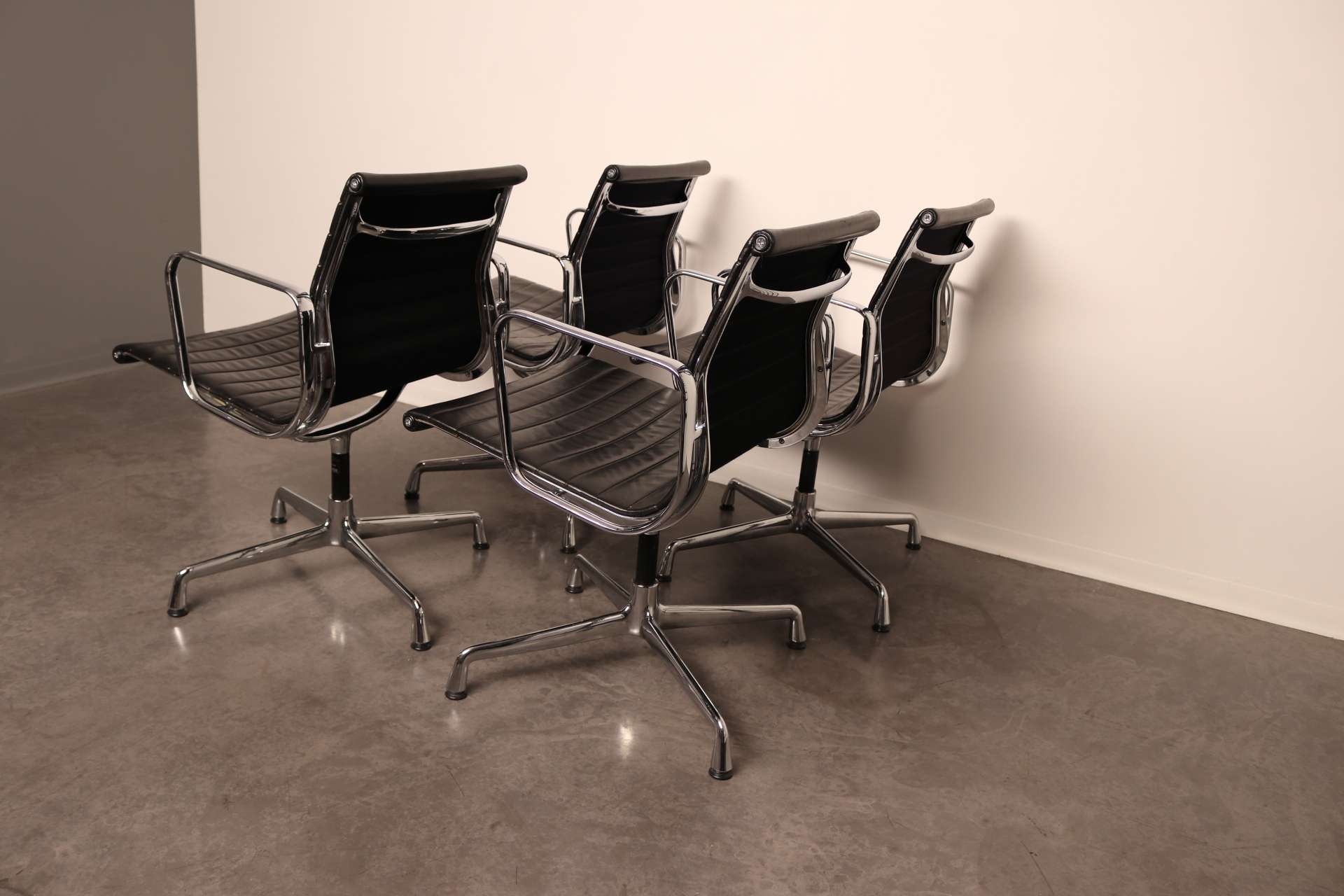Office chairs Aluminium Chairs EA 108 black leather (3)