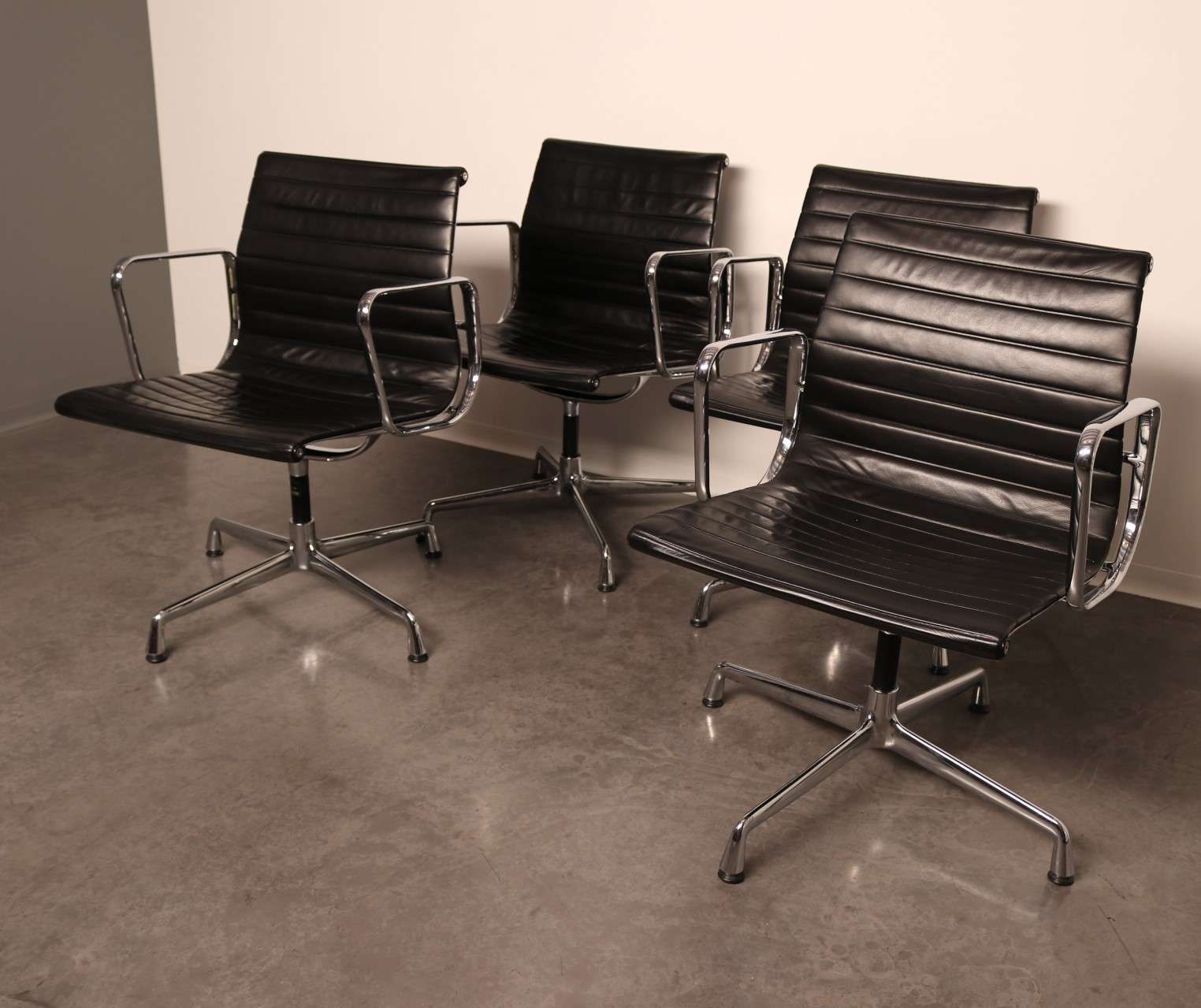 Office chairs Aluminium Chairs EA 108 black leather (5)