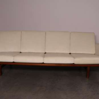 Scandinavian design sofa Wegner cream white (1)