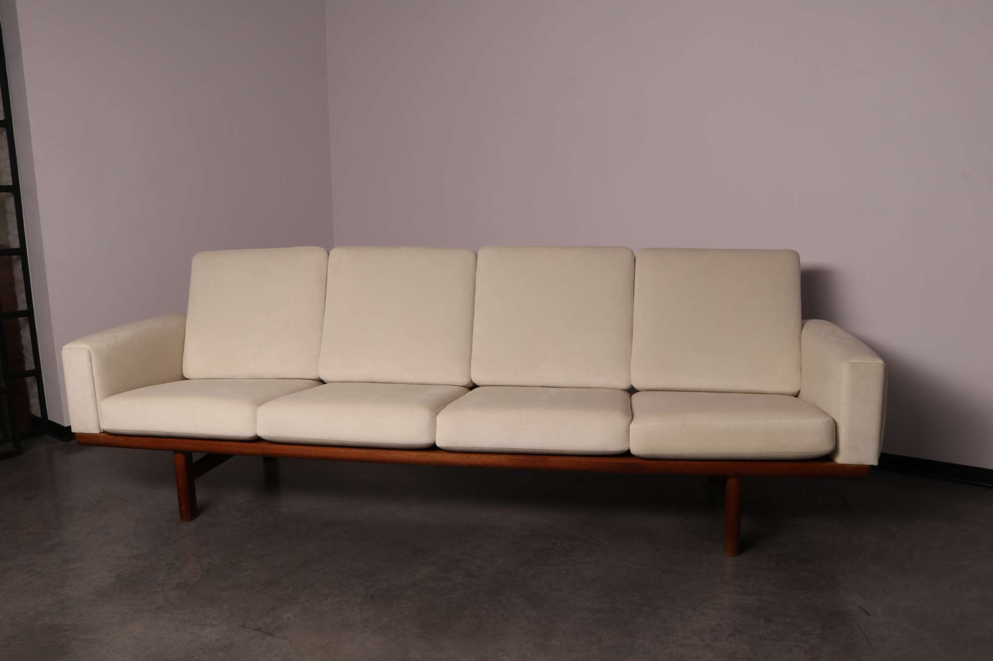 Scandinavian design sofa Wegner cream white (7)