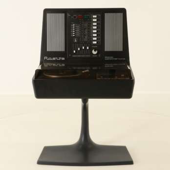 Rosita Commander Luxus stereo frontview