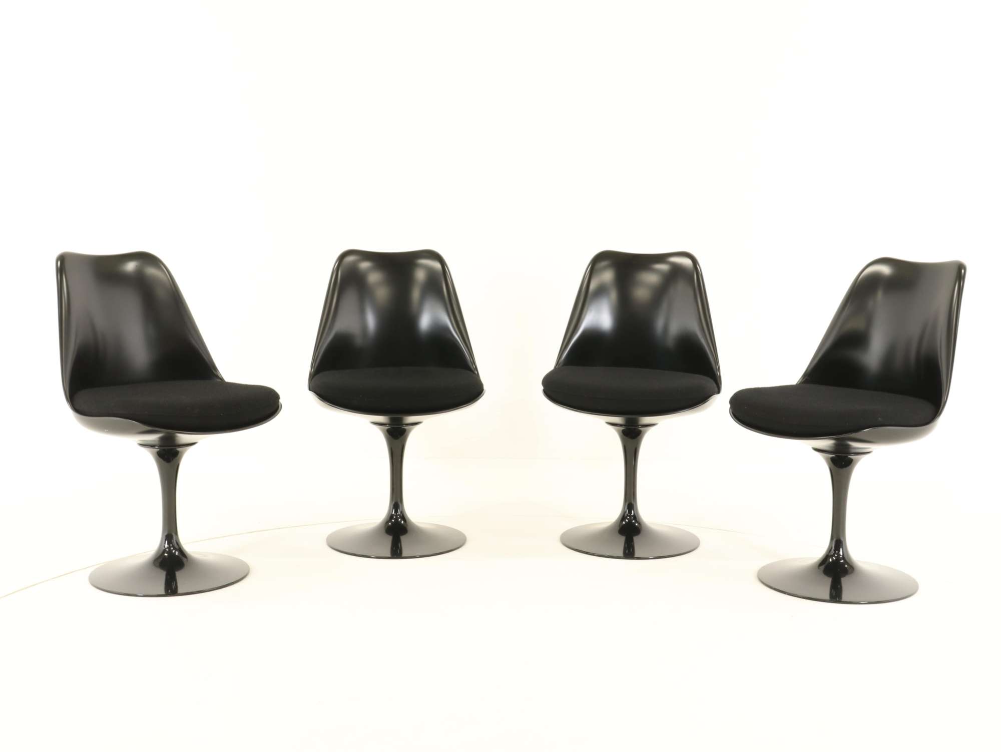 Swivel tulip chair Eero Saarinen - black (7)-min